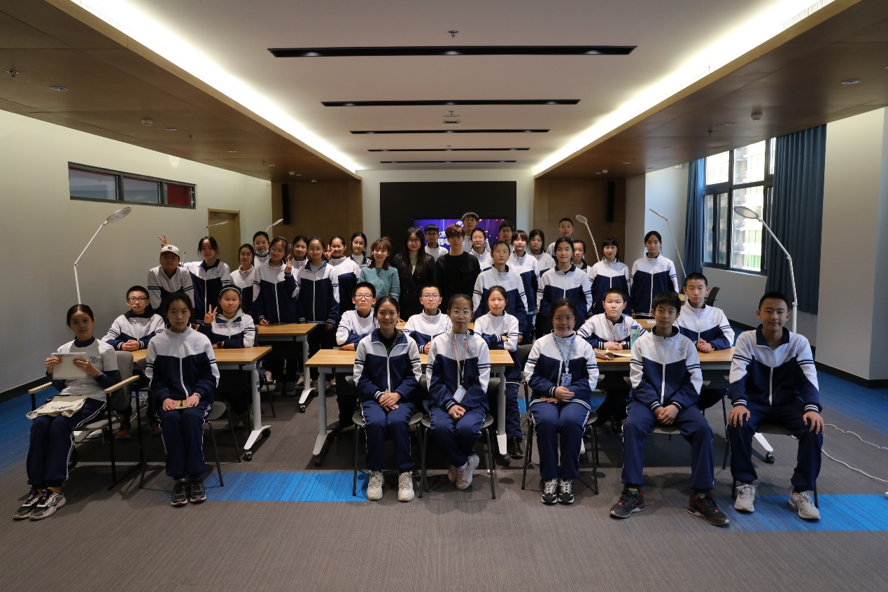 北京第五实验学校校园电视台正式成立，初代成员亮相